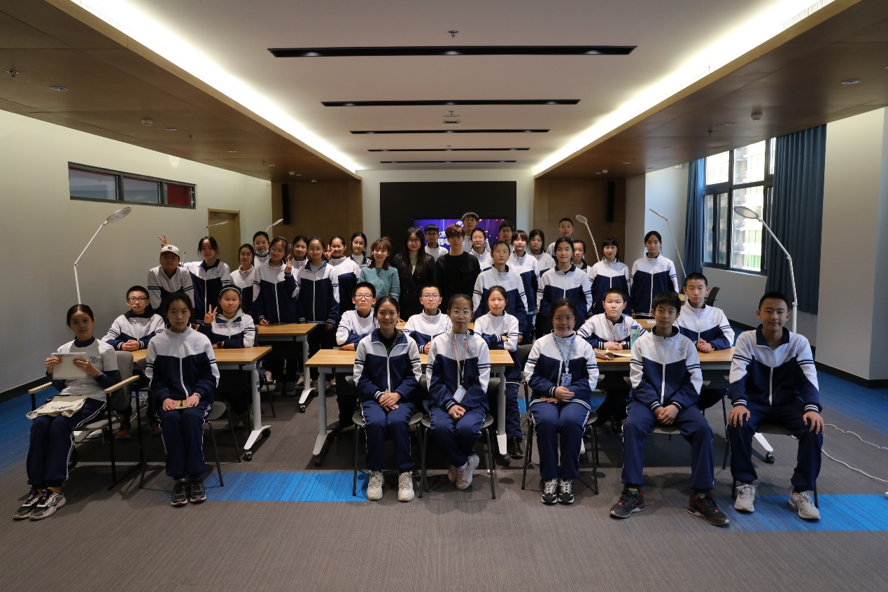 北京第五实验学校校园电视台正式成立，初代成员亮相